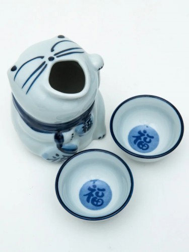 Maneki Neko porcelain sake set